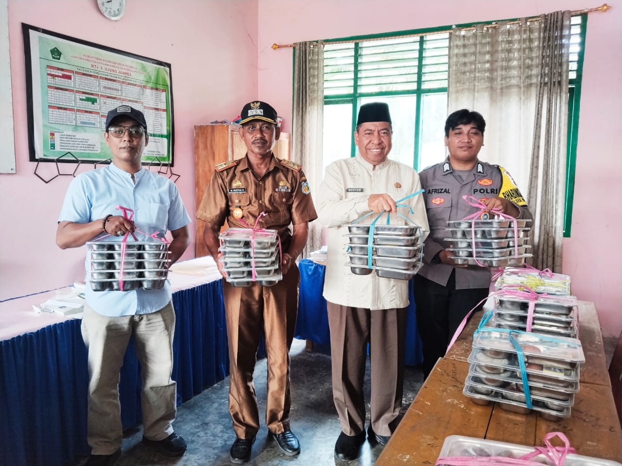 Wabup Selayar Pantau Program Prioritas Nasional MBG di Pulau Jampea, Pembuangan Limbah Jadi Sorotan